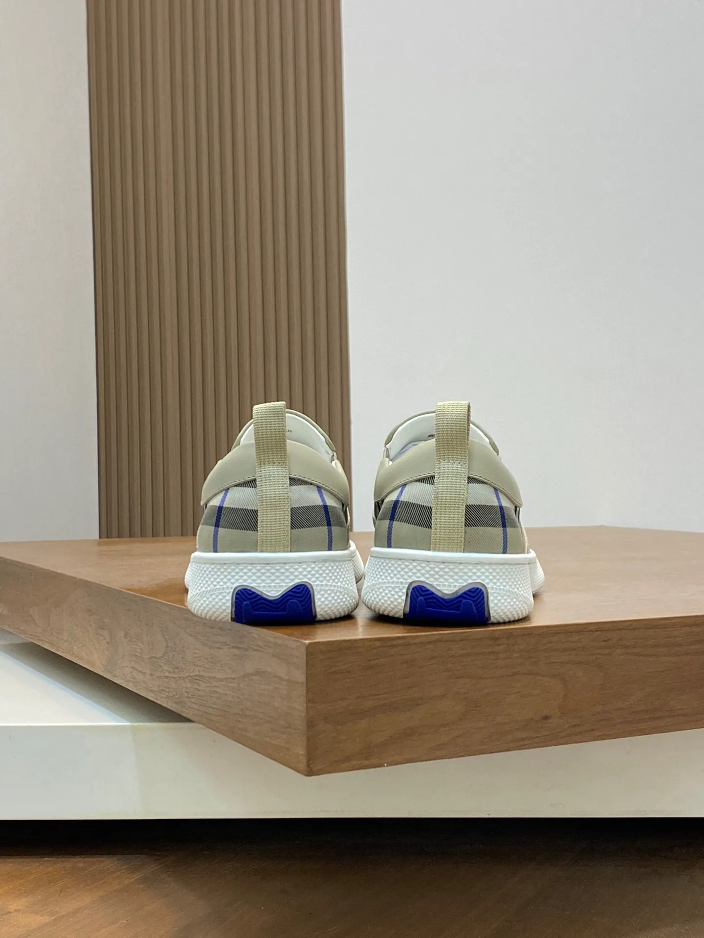 P380 [BURBERRY] Burberry - Upper: imported 🔝 brand totem cloth, - Inner lining: cowhide lining, feet; water-dyed cowhide - Outsole: ultra-light TPR rubber; two-color molded outsole - Super high quality control·Fine workmanship: highlighted (high-end, extravagance, grade) -Size: 38-44 (Male 45, can be customized)·